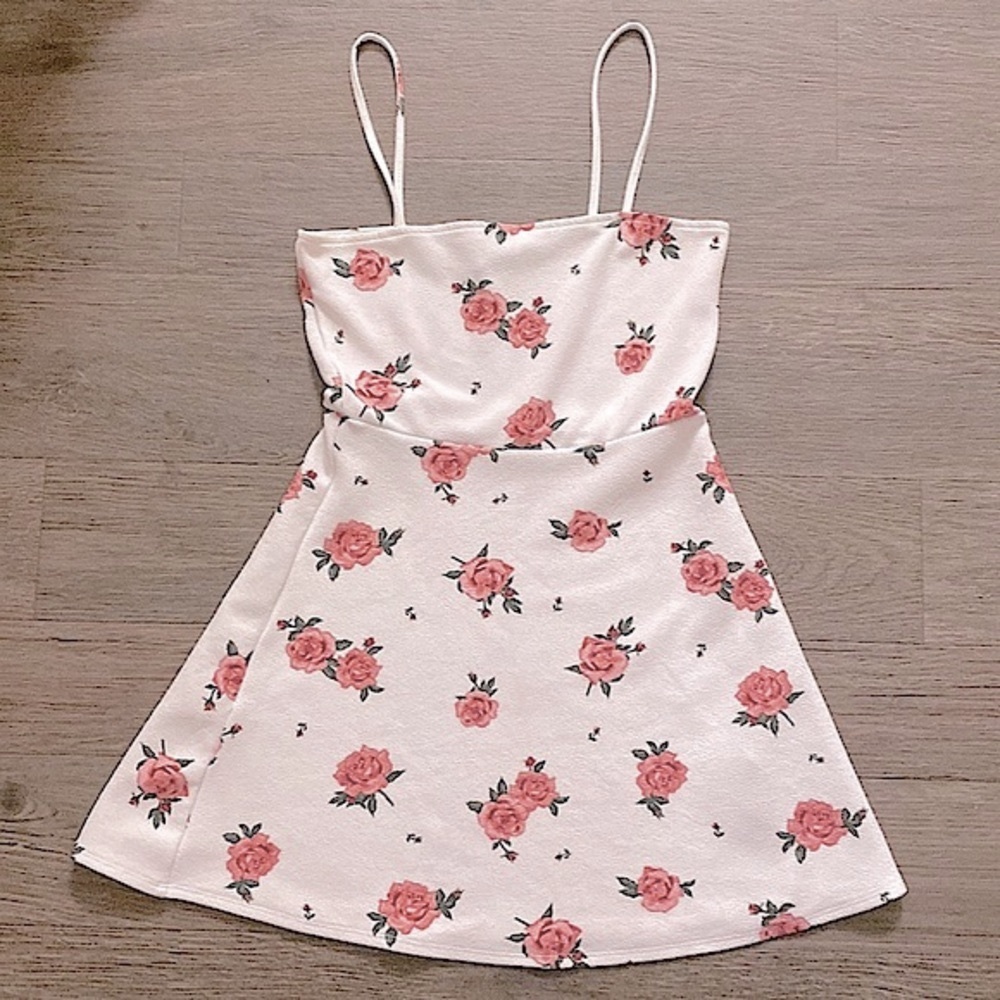 Divided by H&M • White & Pink Floral Mini Dress 💗